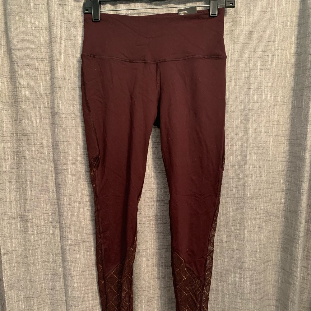 Maroon Victoria’s Secret knockout leggings